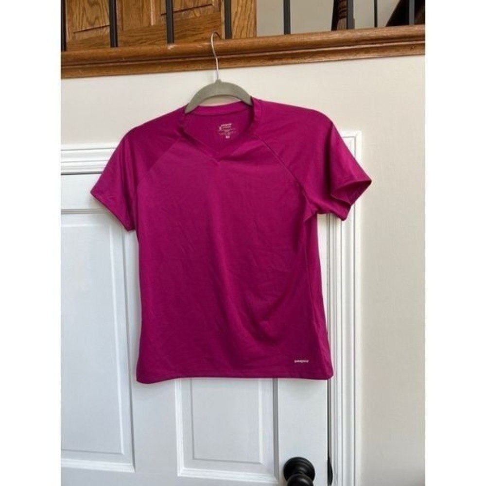 Patagonia‎ woman's small shirt purple